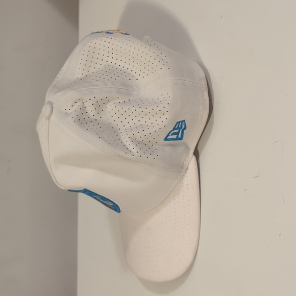 Los Angeles Chargers snap back ball cap white - Picture 2 of 3